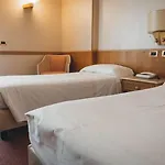 鲍比行政酒店 圣雷默