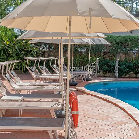 鲍比行政酒店 3*