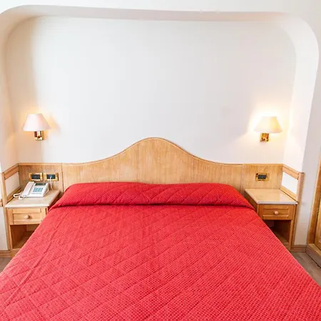 鲍比行政酒店 酒店 3*