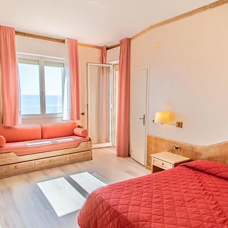 鲍比行政酒店 3* 圣雷默