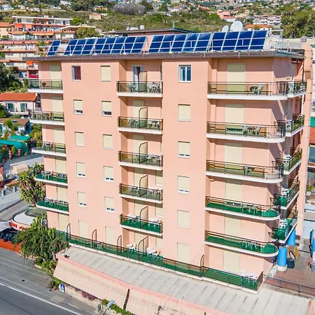 鲍比行政酒店 酒店