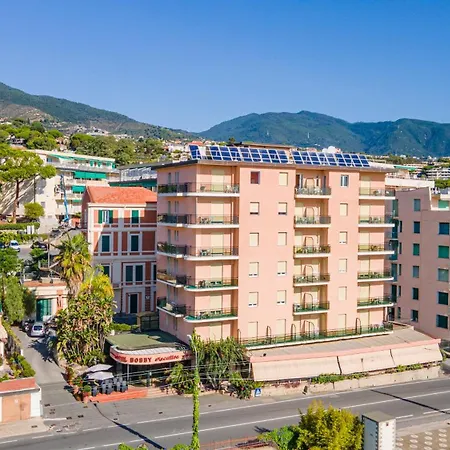 鲍比行政酒店 酒店 3*