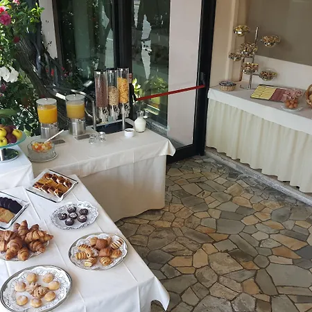 Bobby Executive Hotel 3*