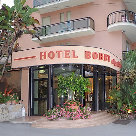 鲍比行政酒店 酒店 3*