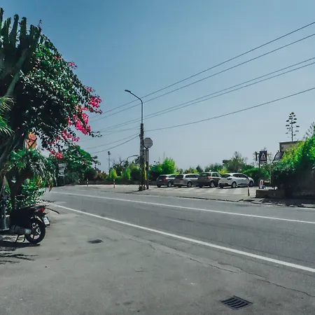 鲍比行政酒店 3*