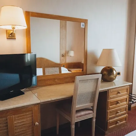 Bobby Executive Hotel