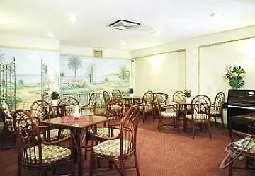 鲍比行政酒店 酒店 3*