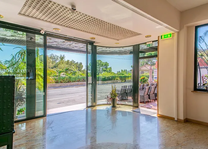 Bobby Executive Szálloda 3*