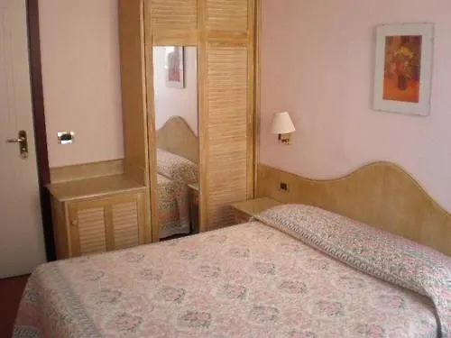 Bobby Executive Szálloda 3*